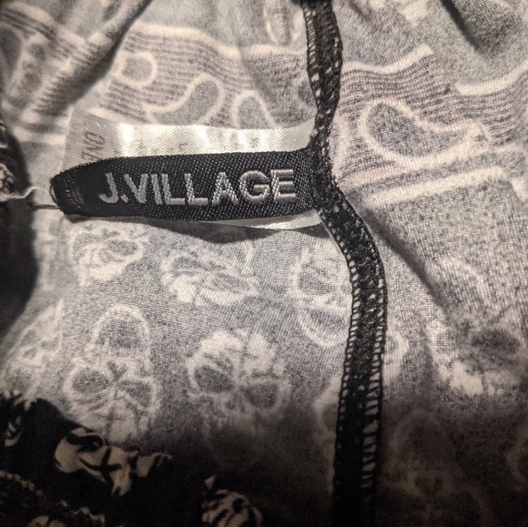 ☃️ J Village, Women's Skull Patterned Leggings, One Size - Picture 4 of 6